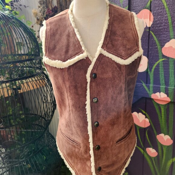 Vintage 1970's OUI Reversible Brown Leather & Sherpa Vest - Picture 2 of 16